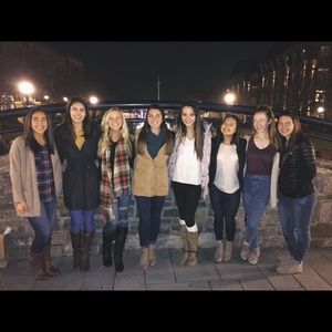 Meet your Posher, Monique